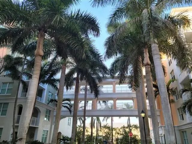 2 of 41 - 804 E Windward Way #508, Lantana, FL