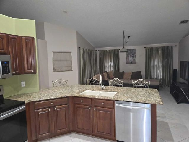 4 of 22 - 5514 Nw Whitecap Road, Port St. Lucie, FL