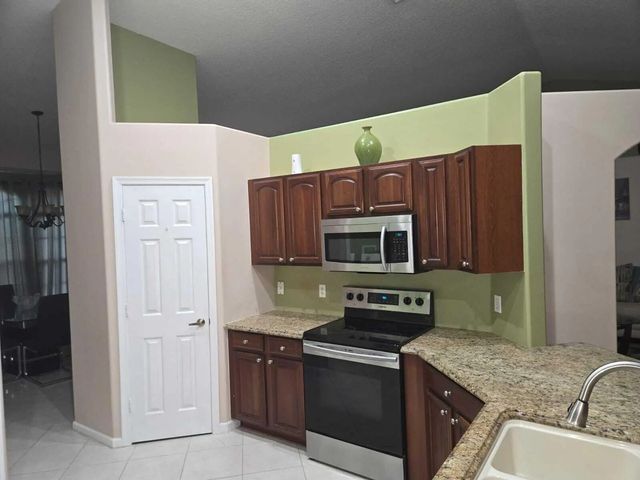 5 of 22 - 5514 Nw Whitecap Road, Port St. Lucie, FL