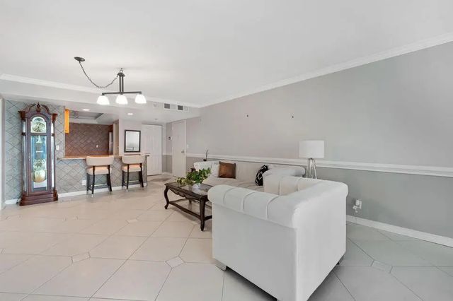 4 of 39 - 2400 Presidential Way #1206, West Palm Beach, FL