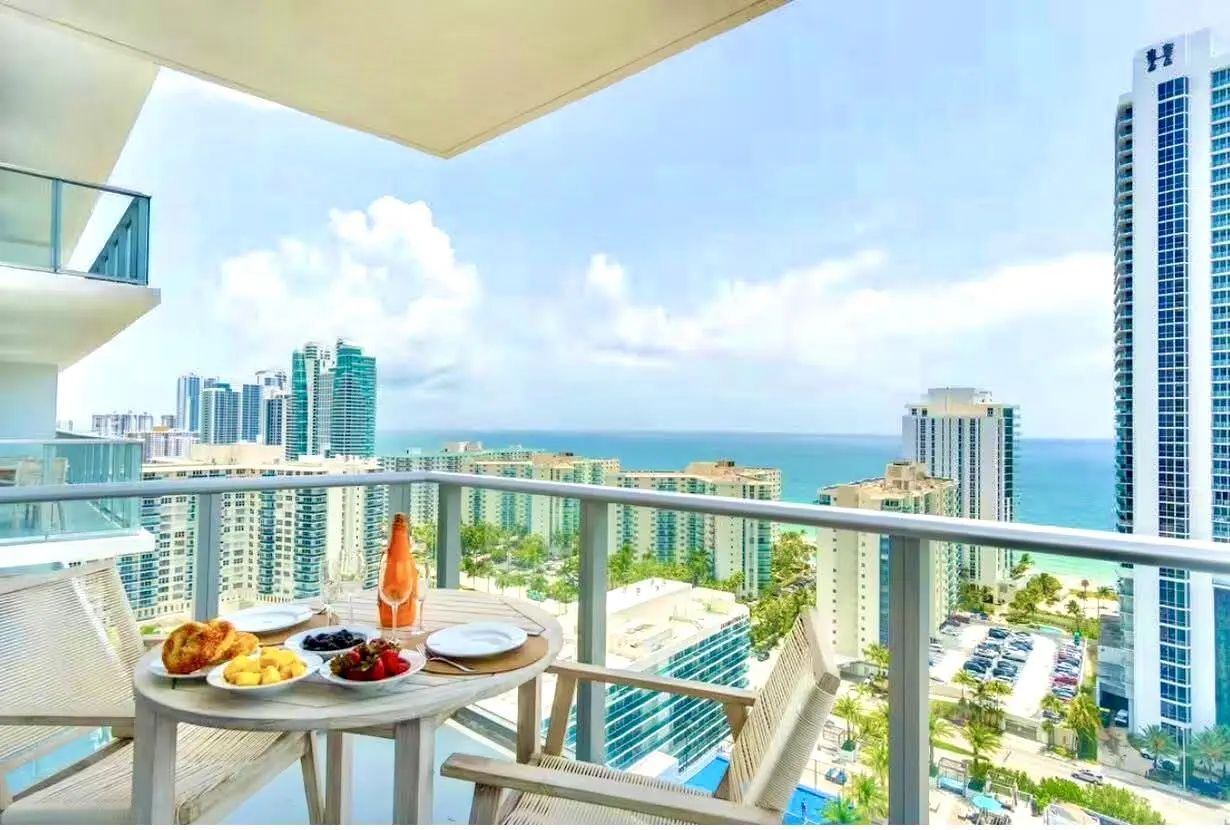 4010 S Ocean Drive #r1909, Hollywood