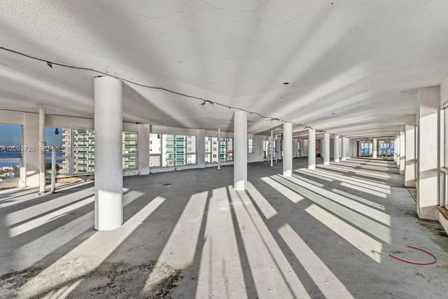 5 of 25 - 7904 West Drive #penthouse, North Bay Village, FL
