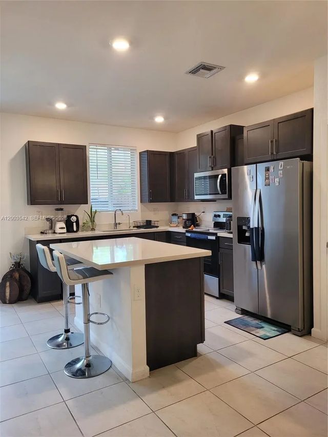 1015 Se 24th Terrace, Homestead