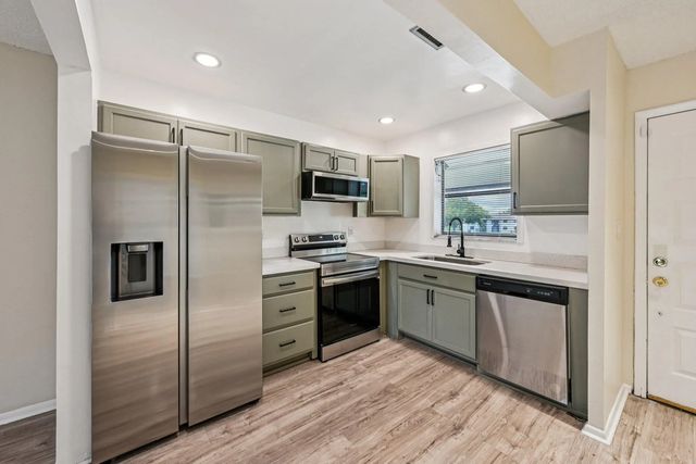 6001 Shakerwood Circle #203, Tamarac