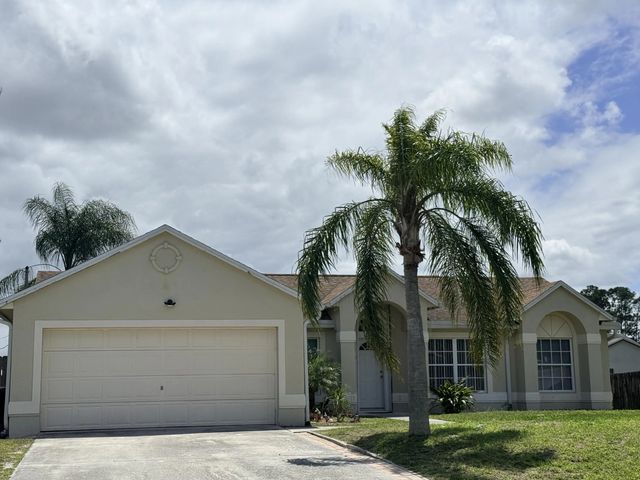 1044 Sw Payne Avenue, Port St. Lucie
