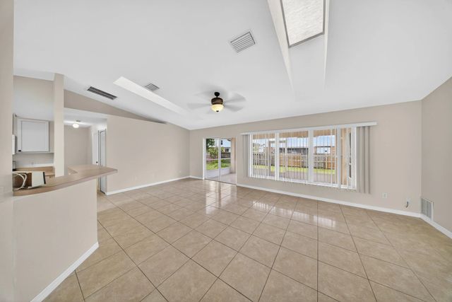 5 of 17 - 1044 Sw Payne Avenue, Port St. Lucie, FL