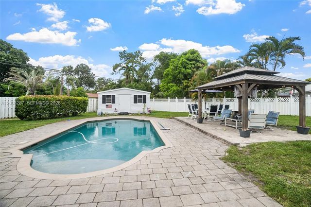3 of 43 - 899 E Country Club Circle, Plantation, FL