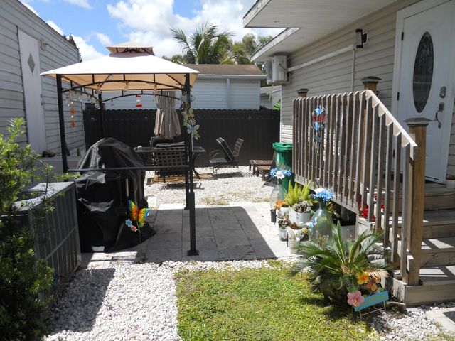 4 of 25 - 4633 Sw 73rd Avenue #17, Davie, FL