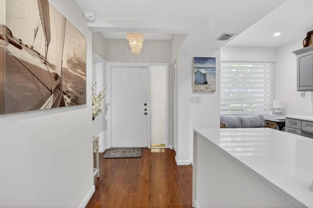 4 of 50 - 900 Greensward Lane #110-g, Delray Beach, FL