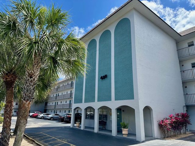 2 of 24 - 4311 Crystal Lake Drive #407, Deerfield Beach, FL