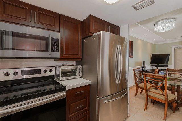 2076 S Ocean Drive #207, Hallandale Beach