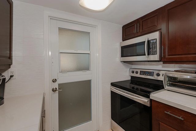 5 of 25 - 2076 S Ocean Drive #207, Hallandale Beach, FL