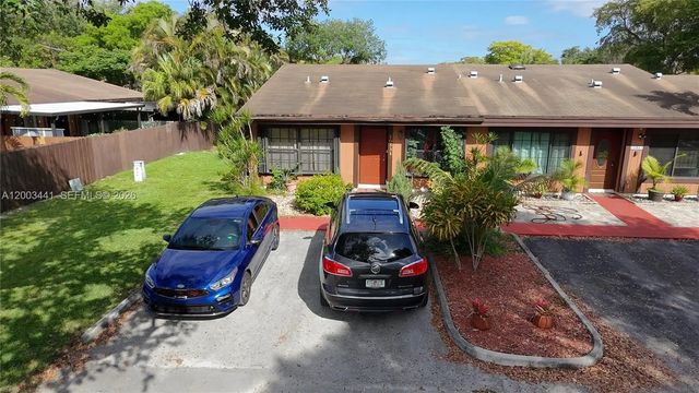 10331 Holly Court, Pembroke Pines