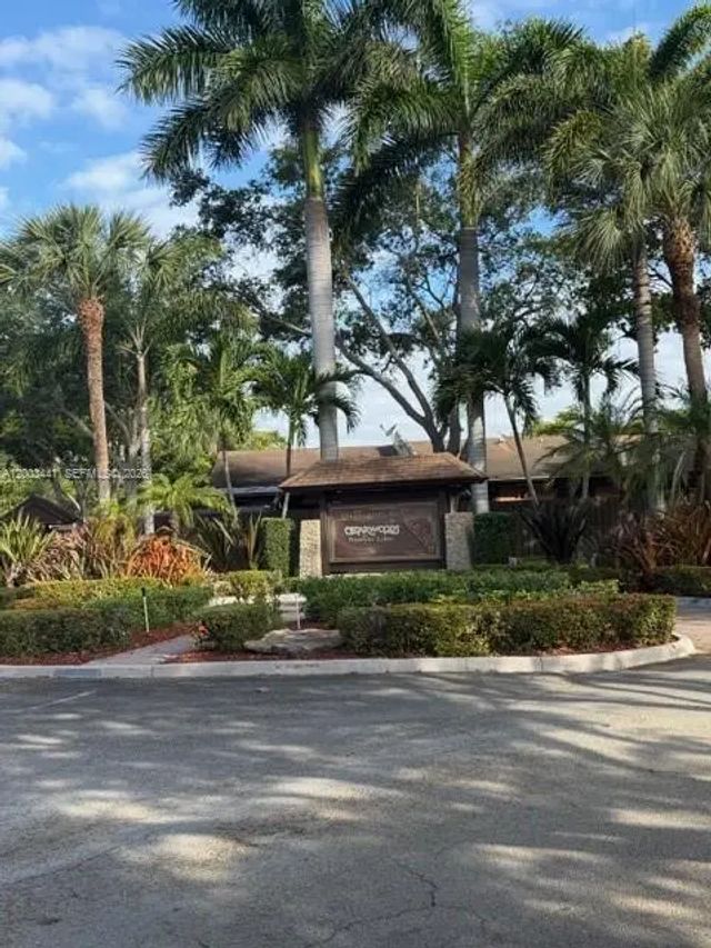 4 of 23 - 10331 Holly Court, Pembroke Pines, FL