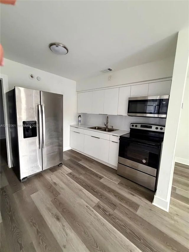2 of 11 - 706 S F Street, Lake Worth, FL