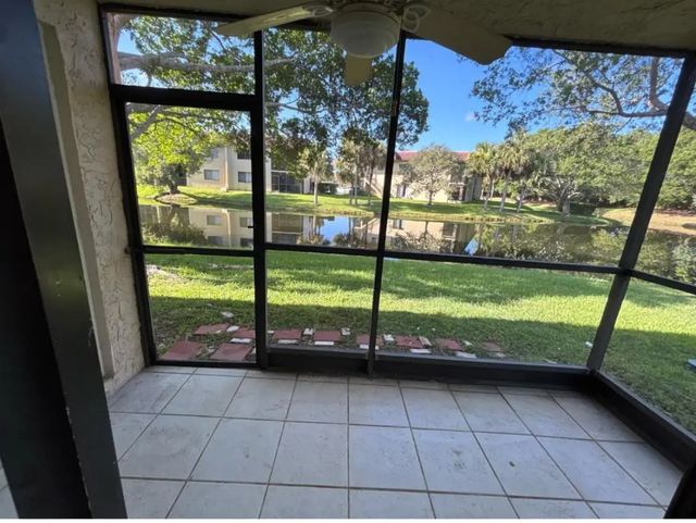 235 Lakeview Drive #104, Weston