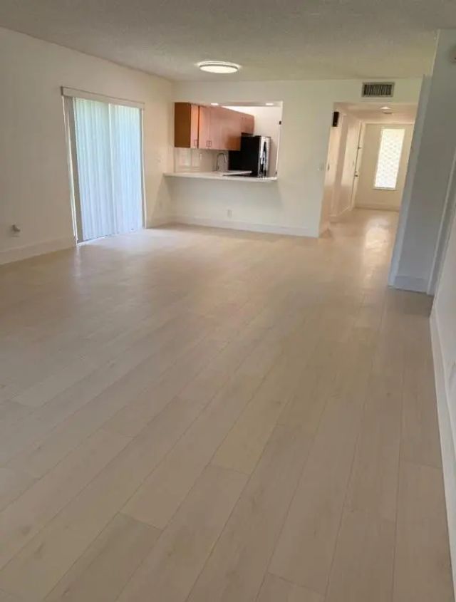 4 of 6 - 235 Lakeview Drive #104, Weston, FL