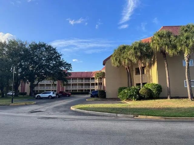 5 of 27 - 6337 Parc Corniche Dr Drive #2111, Orlando, FL