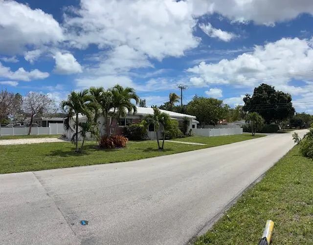 4 of 22 - 1107 S 15th Avenue, Hollywood, FL