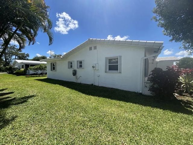 4 of 23 - 1902 Sw 22nd Avenue, Boynton Beach, FL