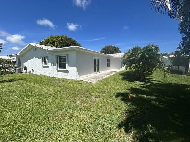 5 of 23 - 1902 Sw 22nd Avenue, Boynton Beach, FL