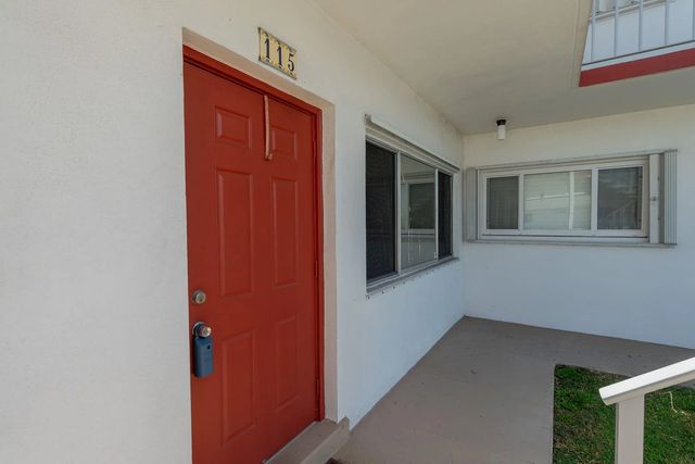 3 of 35 - 3120 Cynthia Lane #115, Lake Worth Beach, FL
