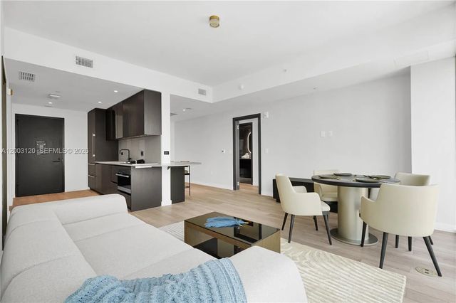 2 of 18 - 20 Ne 11th Street #4006, Miami, FL