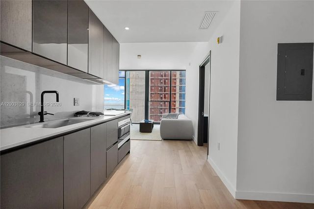 3 of 18 - 20 Ne 11th Street #4006, Miami, FL