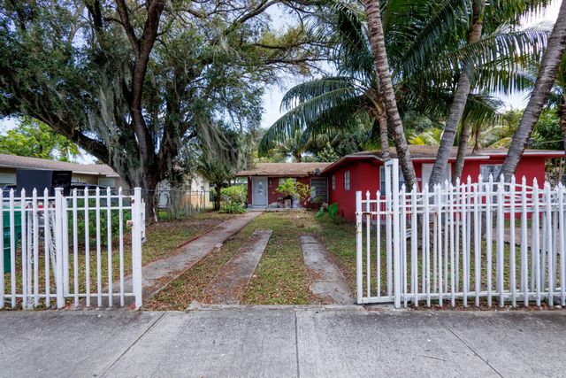 3 of 37 - 426 Ne 166th Street #2, North Miami Beach, FL