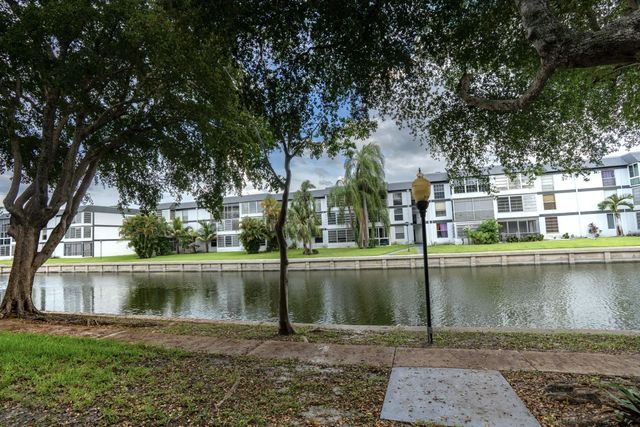 8360 Sands Point Boulevard #g306, Tamarac