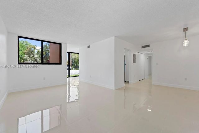 3 of 27 - 9440 W Flagler Street #106, Miami, FL