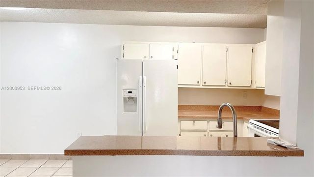 4 of 19 - 9491 S Palm Circle S #103, Pembroke Pines, FL