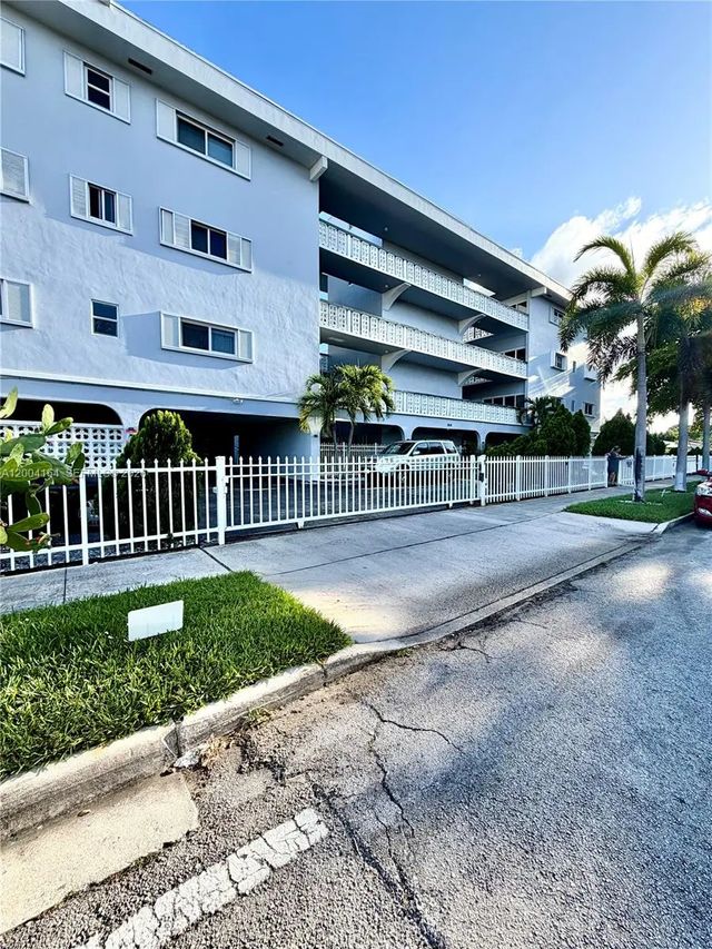 2 of 10 - 1818 Rodman Street #3a, Hollywood, FL
