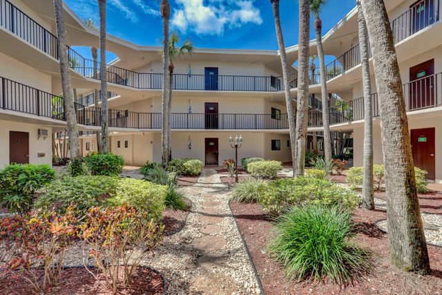 5370 Las Verdes Circle #324, Delray Beach