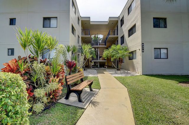 4 of 47 - 5370 Las Verdes Circle #324, Delray Beach, FL