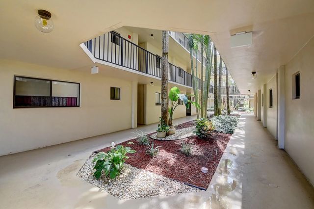 5 of 47 - 5370 Las Verdes Circle #324, Delray Beach, FL