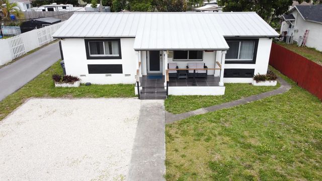 4 of 32 - 1324 N 24th Avenue, Hollywood, FL