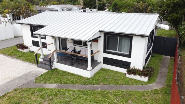 5 of 32 - 1324 N 24th Avenue, Hollywood, FL