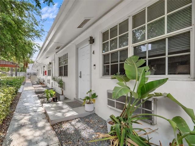 571 Ne 67th Street, Miami