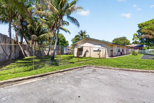 3 of 24 - 121 Nw 56th Court #1-2, Oakland Park, FL
