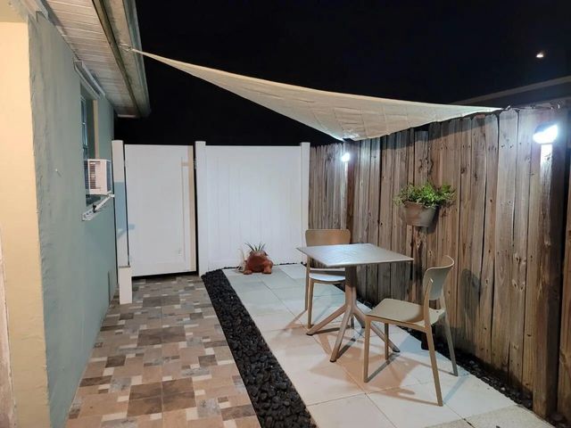 4 of 17 - 2311 N 58th Avenue, Hollywood, FL