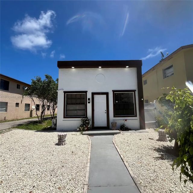2 of 22 - 8 S C Street, Lake Worth, FL
