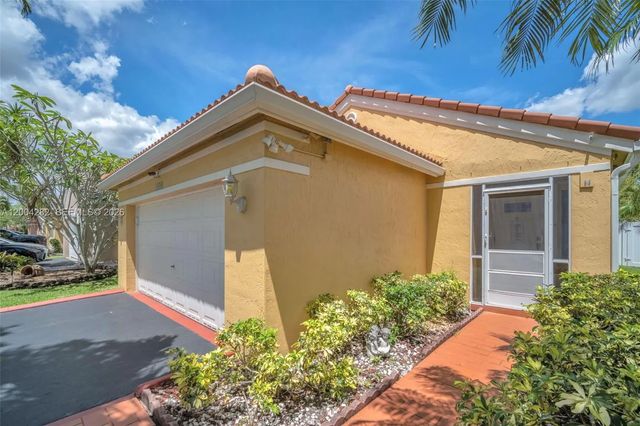 3 of 44 - 1600 Salerno Circle, Weston, FL