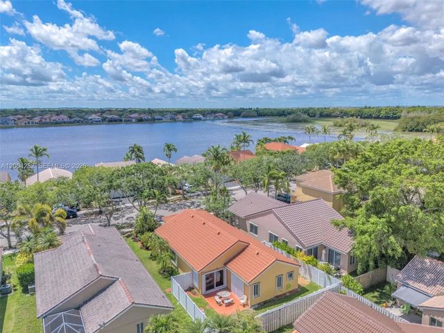 5 of 44 - 1600 Salerno Circle, Weston, FL