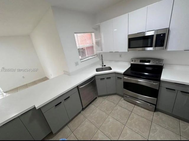 3 of 16 - 941 Sw 6th Place, Florida City, FL