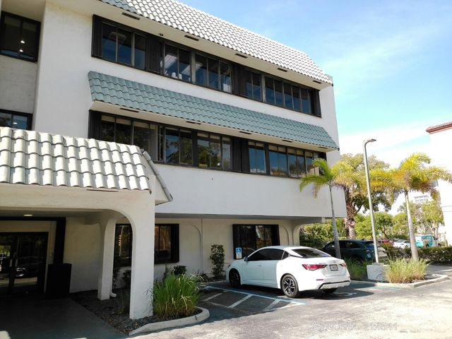 4 of 18 - 200 W Palmetto Park Road, Boca Raton, FL