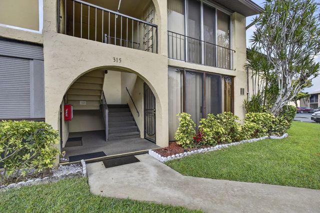 4 of 43 - 315 Pine Ridge Circle #d-1, Greenacres, FL