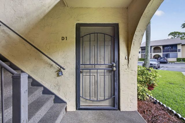 5 of 43 - 315 Pine Ridge Circle #d-1, Greenacres, FL