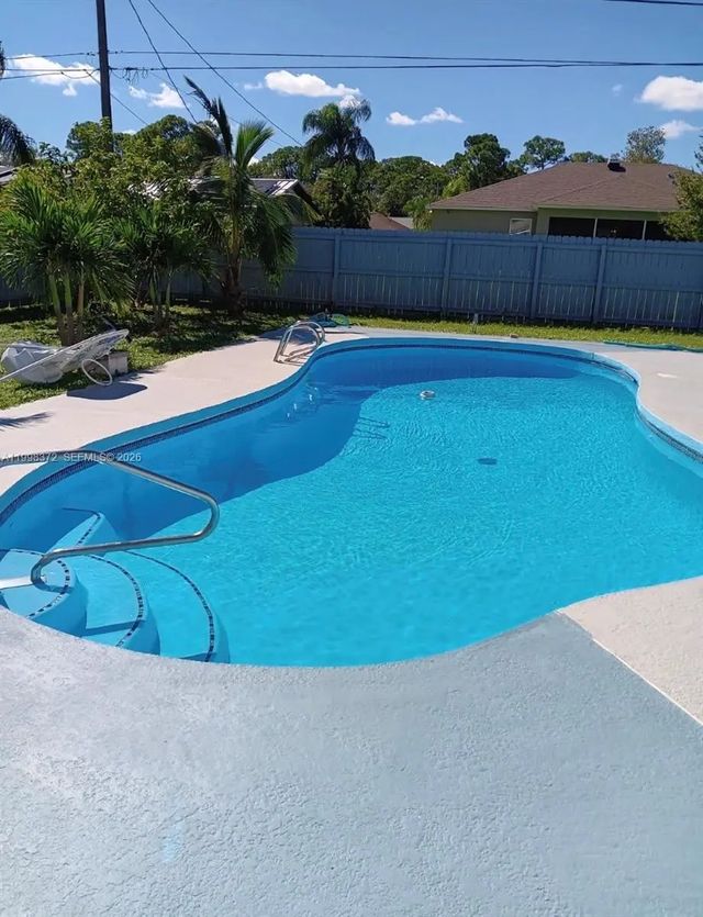 146 Bonfire, Palm Bay