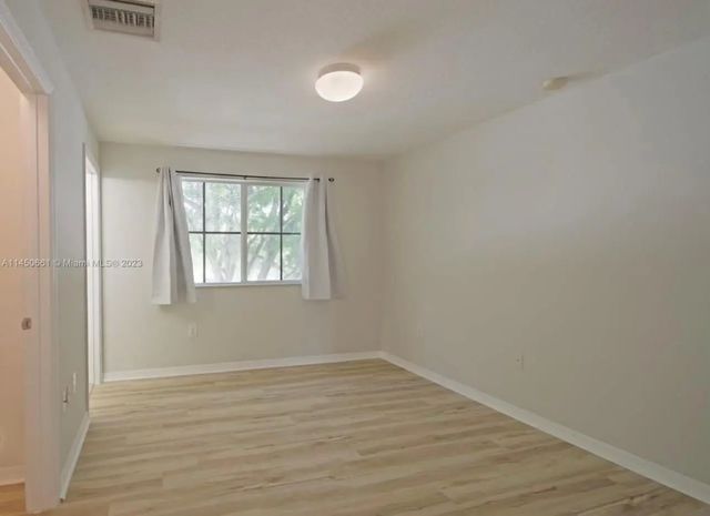 5 of 12 - 6030 Sw 19th Place, North Lauderdale, FL